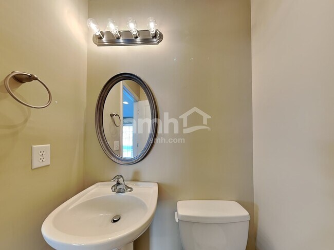 Building Photo - 129 Midwood Rd