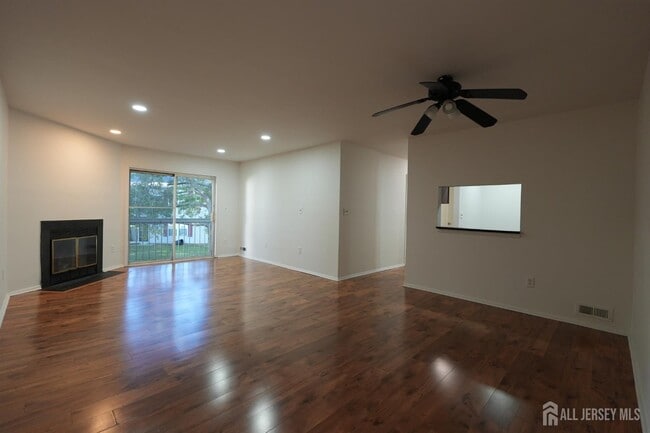Building Photo - 41 Morgan Pl