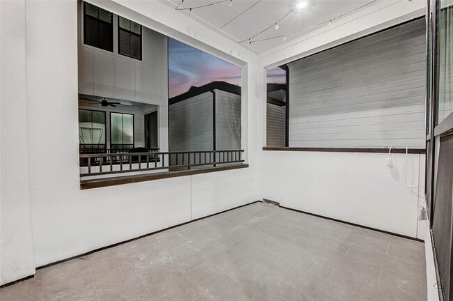 Building Photo - 2808 Grand Fountains Dr
