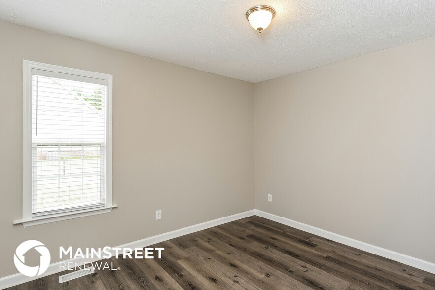 Building Photo - 151 Saleen Dr