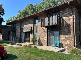 Building Photo - 2125 Camelot Court