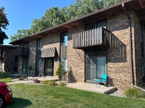 Building Photo - 2125 Camelot Court