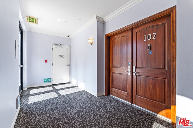 Building Photo - 4848 Wilshire Blvd