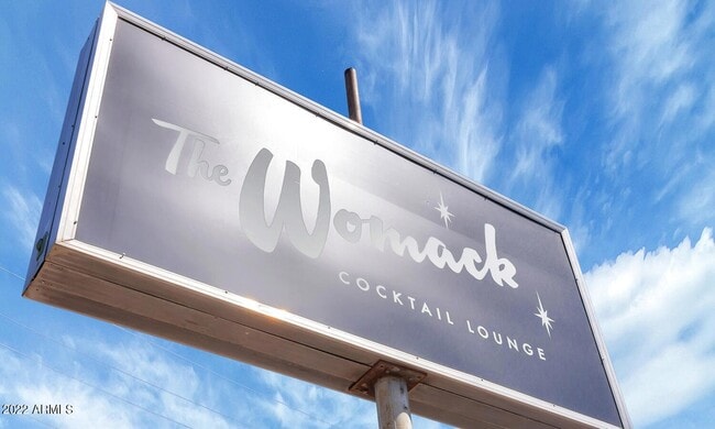 Building Photo - 1411 E Orangewood Ave