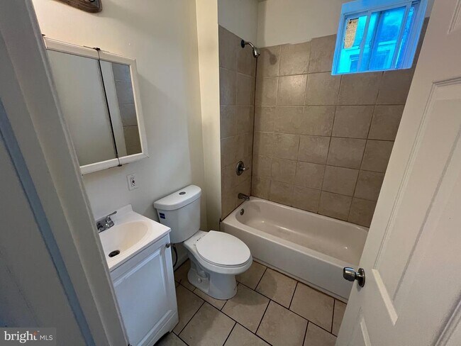 Building Photo - 258 S Cecil St