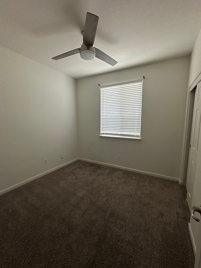 Building Photo - 1113 Greenbrier Dr