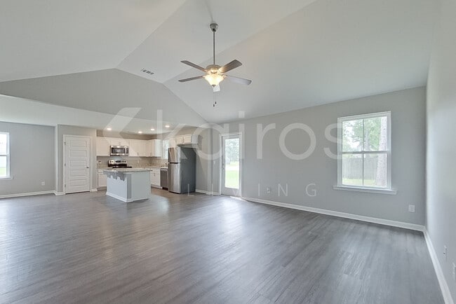 Building Photo - 201 Western Red Cedar Dr