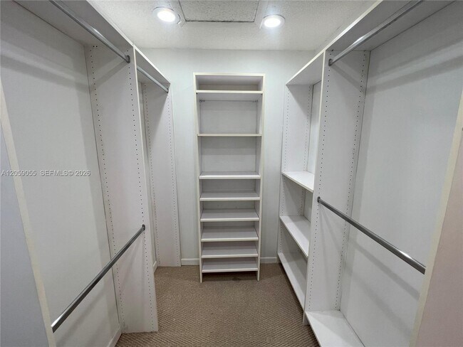 Building Photo - 6211 SW 116th Pl