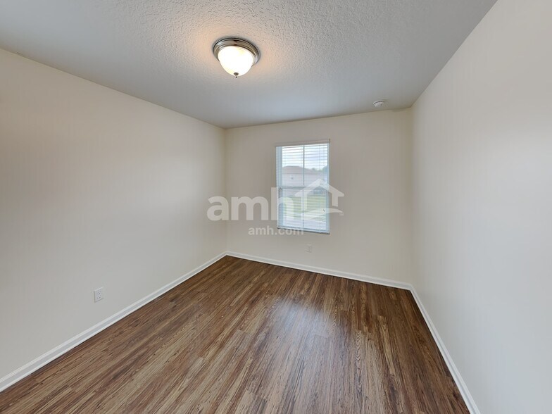 Building Photo - 212 W Jayce Way