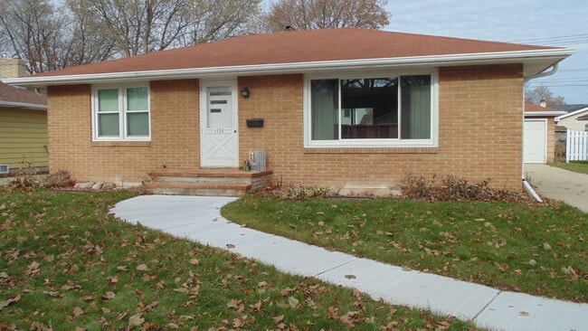Building Photo - 1134 E Lindbergh St