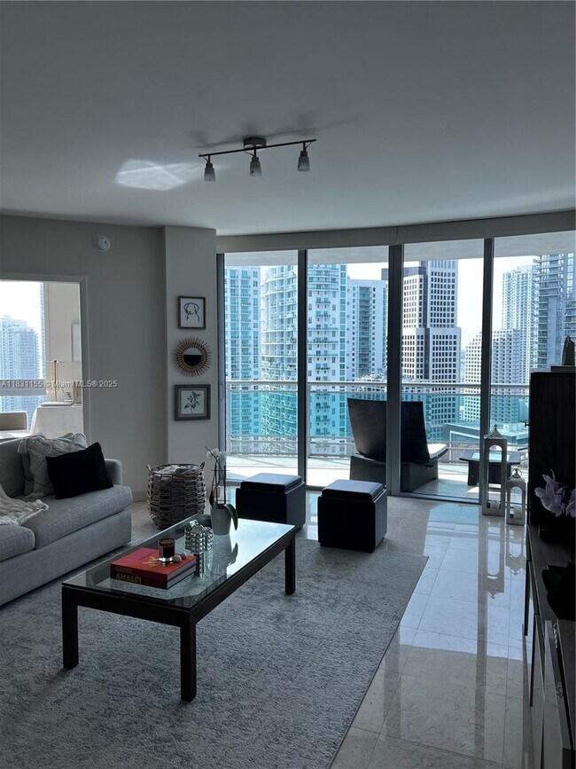 Building Photo - 350 S Miami Ave
