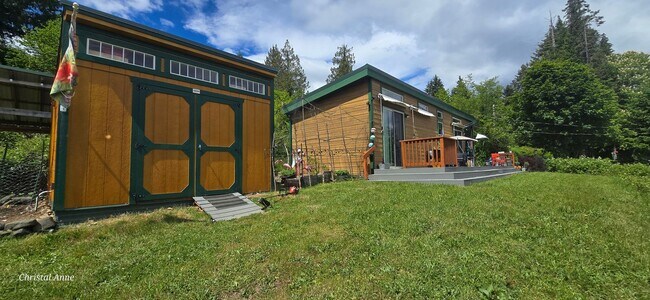 Building Photo - Fabulous Cabin over Hood Canal