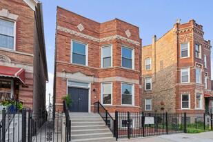 Building Photo - 2046 W Augusta Blvd