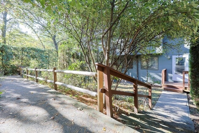 Building Photo - 63 Trailside Way