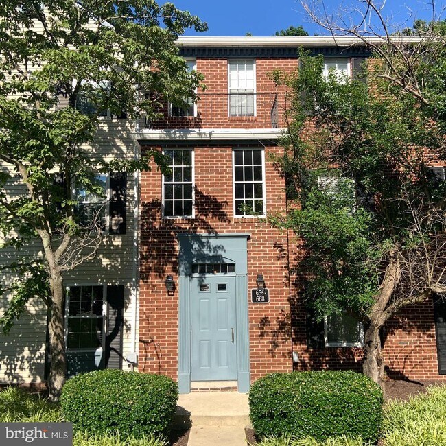 Primary Photo - 664 Newbridge Ct