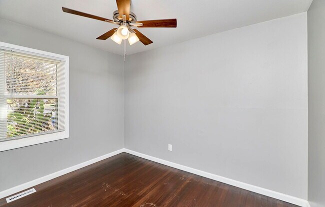 Building Photo - 2365 N Pointe Ln