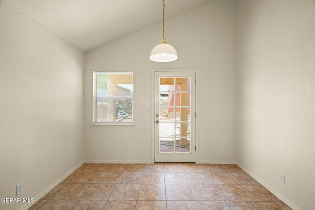 Building Photo - 4089 Tierra Bronce Dr
