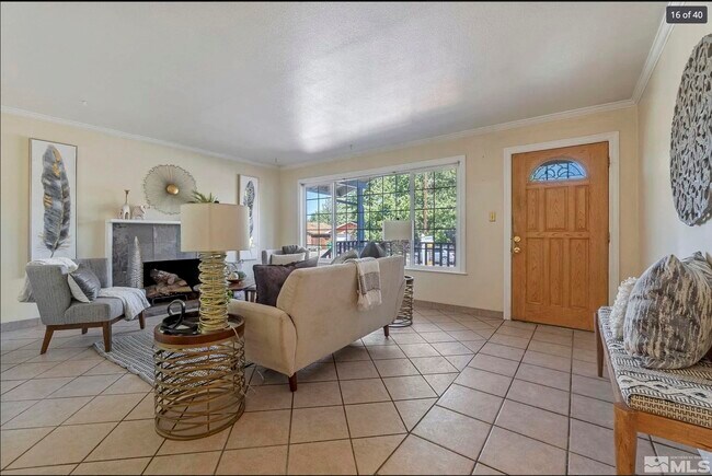 Building Photo - 225 Hunter Lake Dr