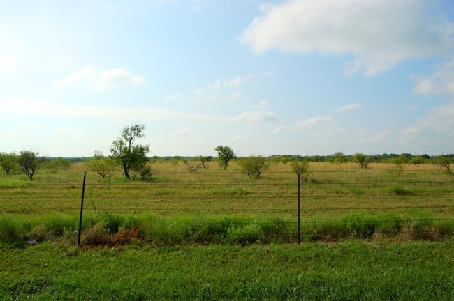 Building Photo - 1118 N Nolan River Rd