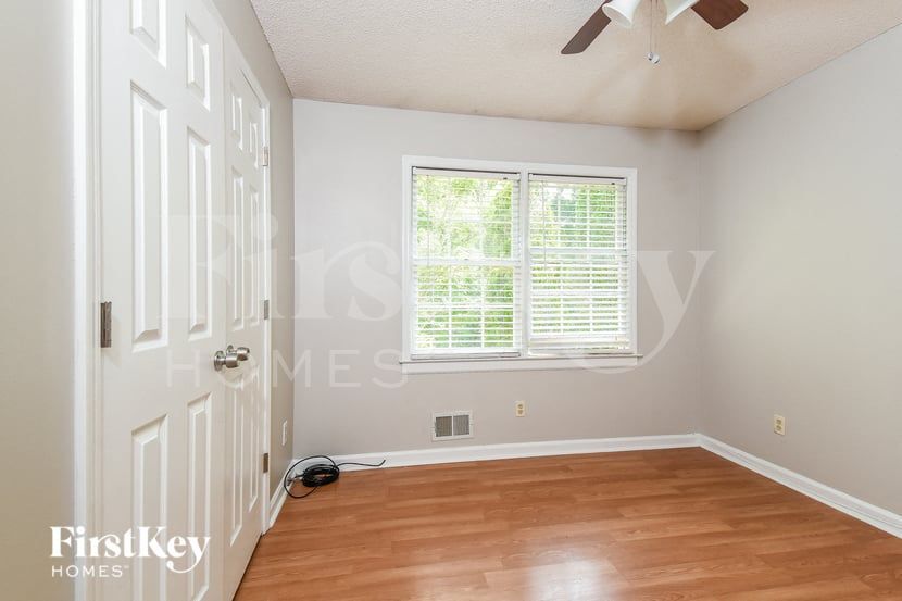Building Photo - 4892 Country Cove Way
