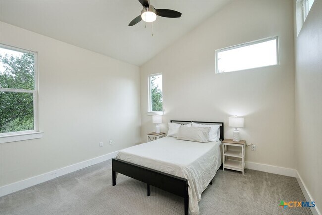 Building Photo - 15500 Enid Dr