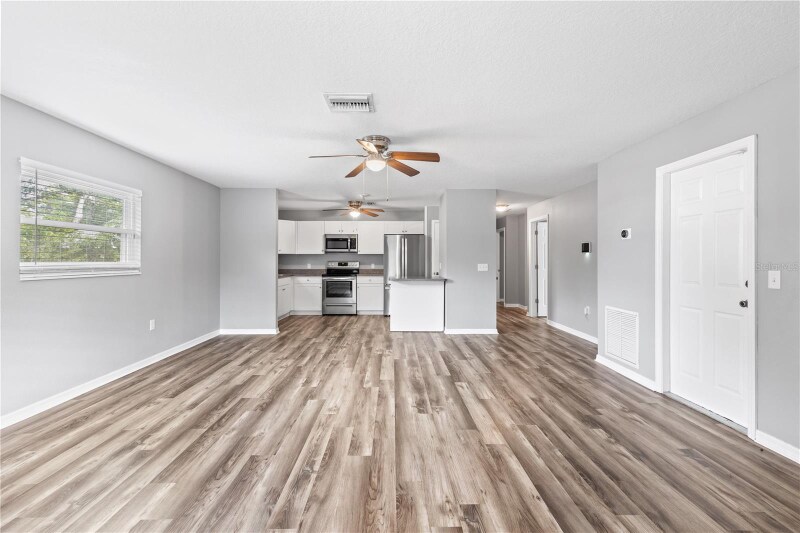 Building Photo - 1925 34th Ave E