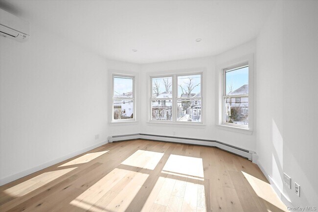 Building Photo - 154-25 13th Ave