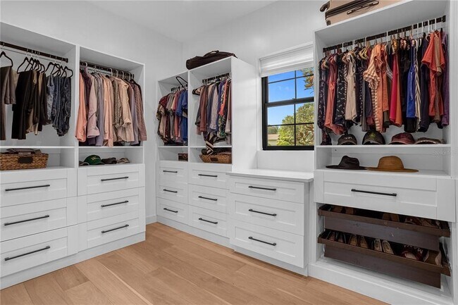 Building Photo - 1814 Barker Dr