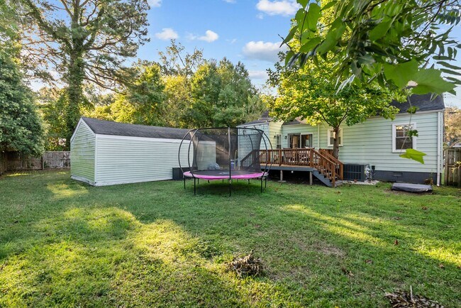Building Photo - Furnished 4 bedroom Near NOB
