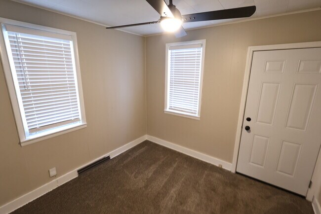 Building Photo - 1445 Woodbirch Ave