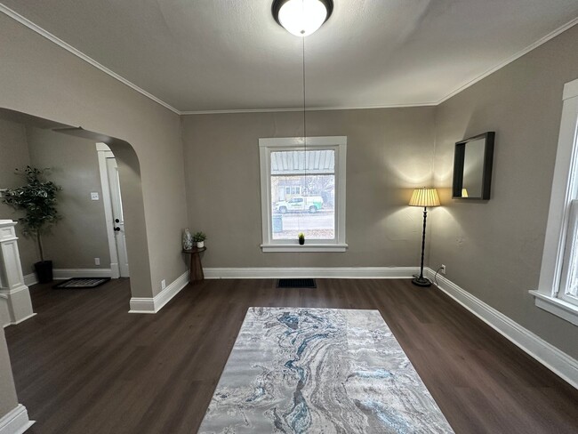 Building Photo - Newly remodeled 3 bed, 1 bath home for ren...