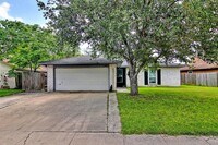 Building Photo - 11401 Woodway Creek Dr