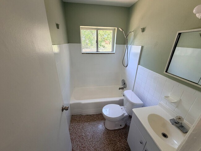 Building Photo - 5403 Tangerine Dr