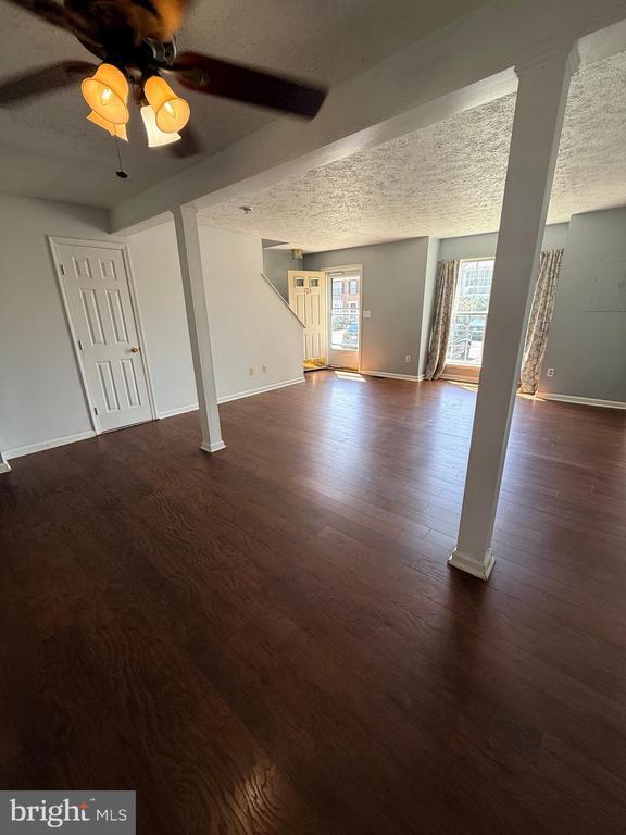 Building Photo - 103 Sutton Ct