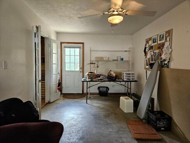 Building Photo - 102 Stubblefield Dr