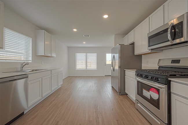 Building Photo - 26814 Cenzontle Dr