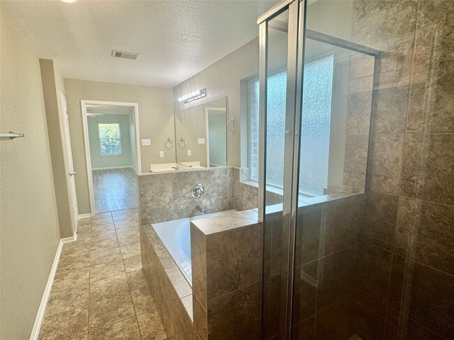 Building Photo - 1205 Quarterhorse Dr