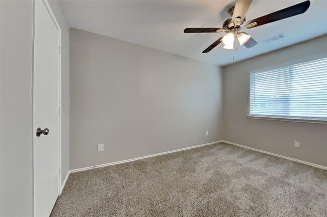 Building Photo - 7202 Winter Song Dr