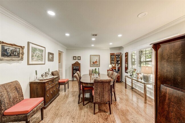 Building Photo - 2602 Briarbrook Dr