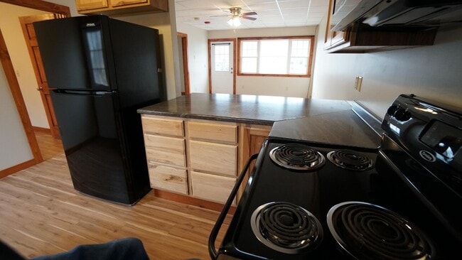 Building Photo - 19 Willys Wy