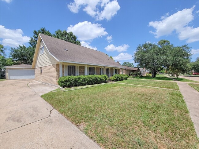 Building Photo - 16614 Cairnway Dr