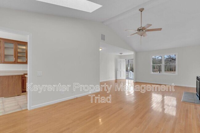 Building Photo - 3959 Lewiston Rd