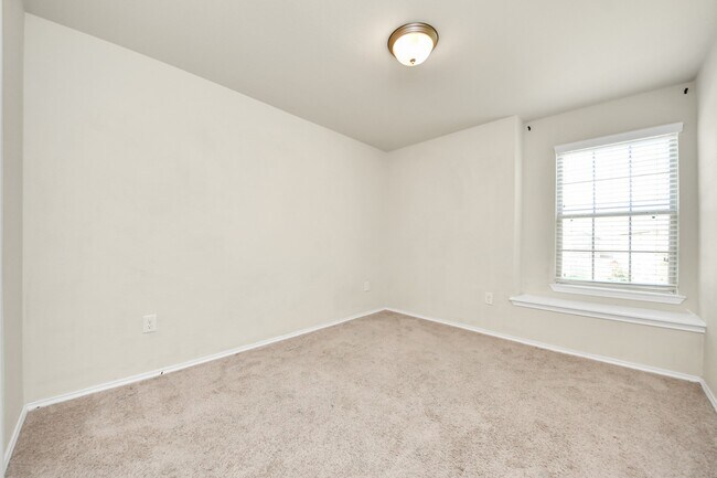 Building Photo - 15802 Sunny Stone Dr