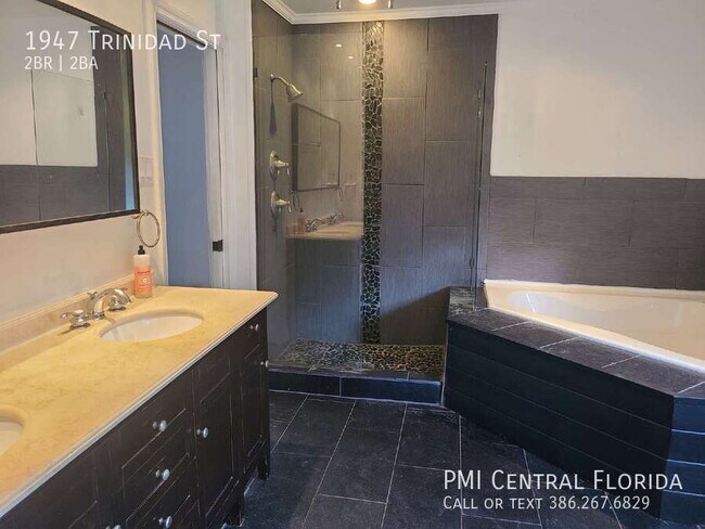 Building Photo - 1947 Trinidad St