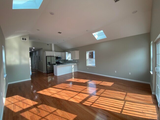 Building Photo - 176 Avenue F