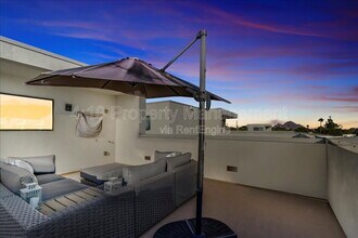 Building Photo - 1111 E Missouri Ave