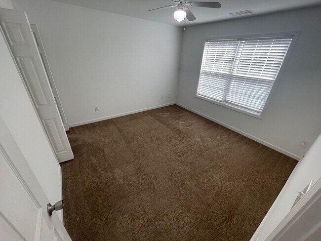 Building Photo - PRE-LEASING FOR AUGUST 2026!