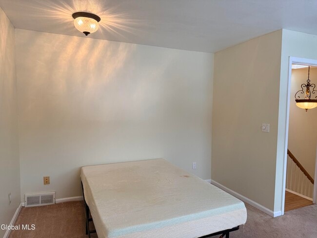 Building Photo - 120 Donna Lynn Dr