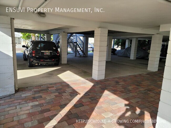 Building Photo - 14220 N Bayshore Dr