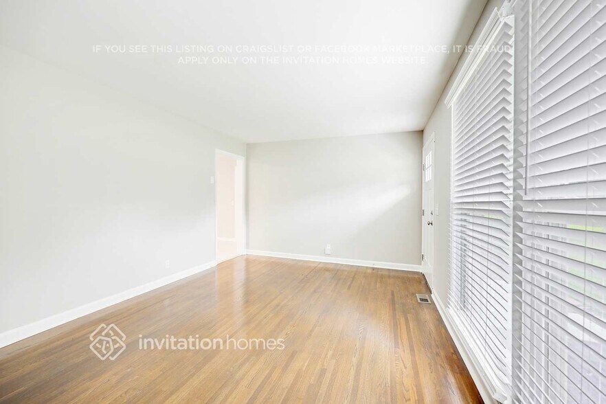 Building Photo - 102 Linda Dr